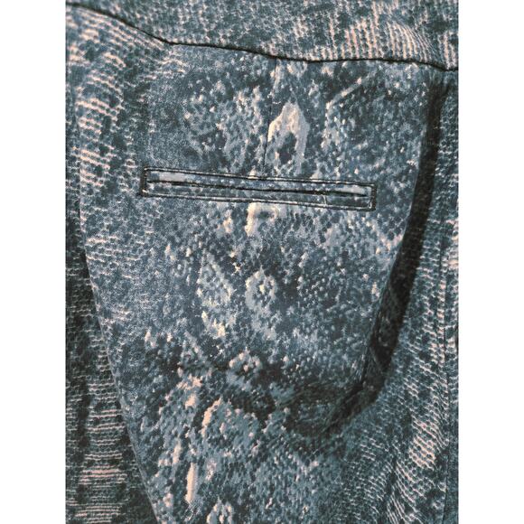 Larry Levine Women's Blue Snake Print Capri Pants Size 10 - Picture 5 of 6